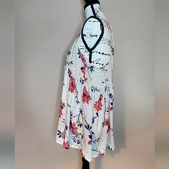 Living Doll Floral Flowy Tank-NWT - Picture 2 of 10